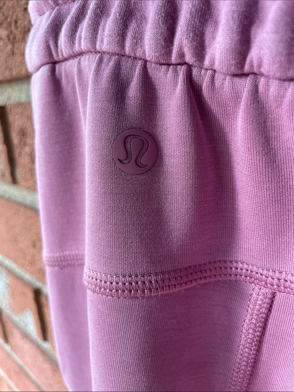 VGUC Lululemon softstreme cropped - Picture 6 of 9
